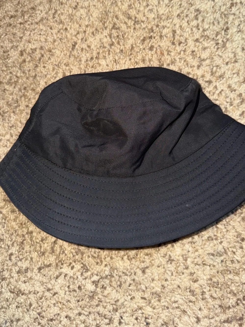 Prada Black Bucket Hat with Triangular Logo - Picture 4 of 6